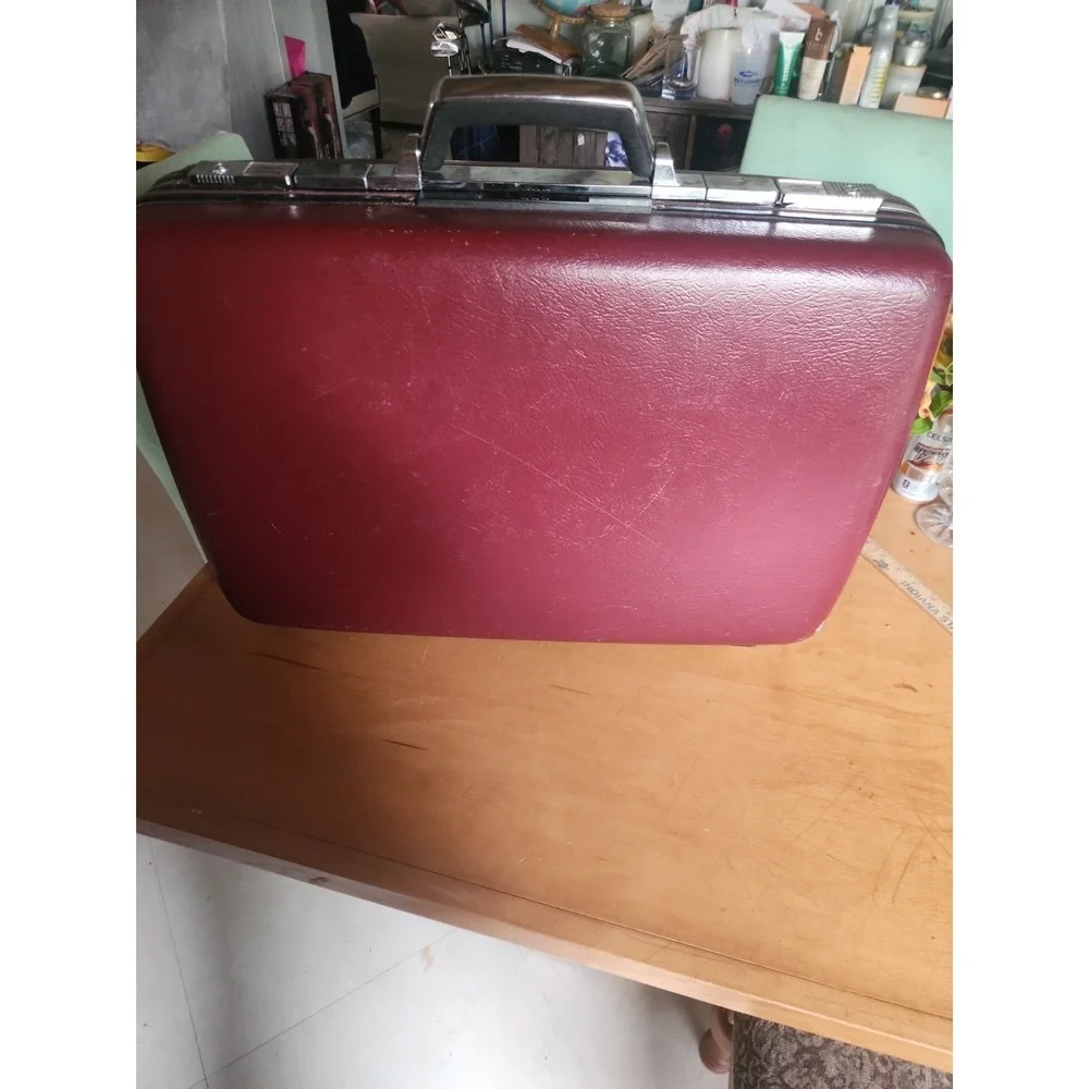 Vtg American Tourister Hard Shell Suitcase Burgundy Combination Lock‎ No Key